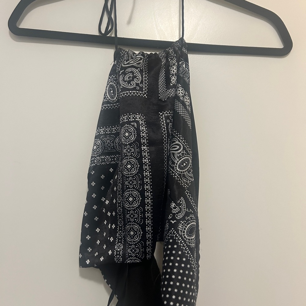 superdown Black and White Bandana Crop Top